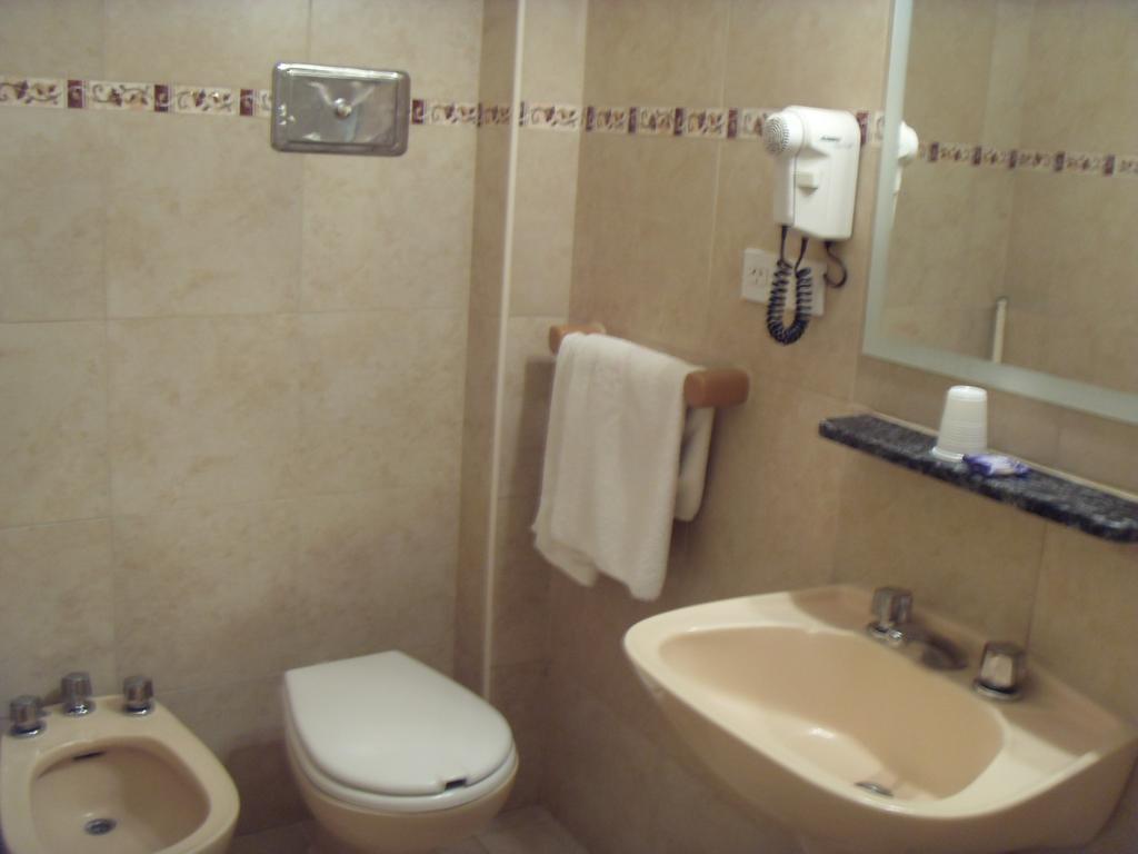 Hotel Embajador Ροσάριο Δωμάτιο φωτογραφία